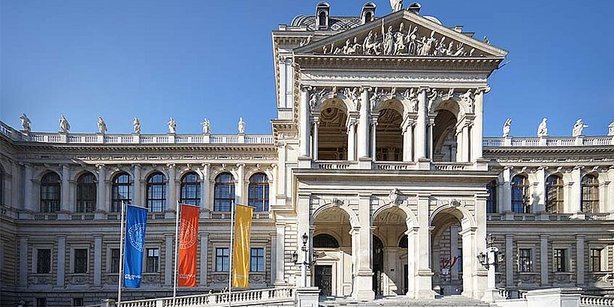 Uni Wien Frontansicht