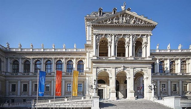 Uni Wien Frontansicht