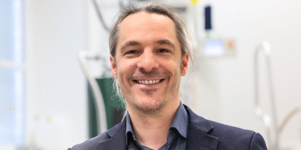 Portrait von Dennis Kurzbach.