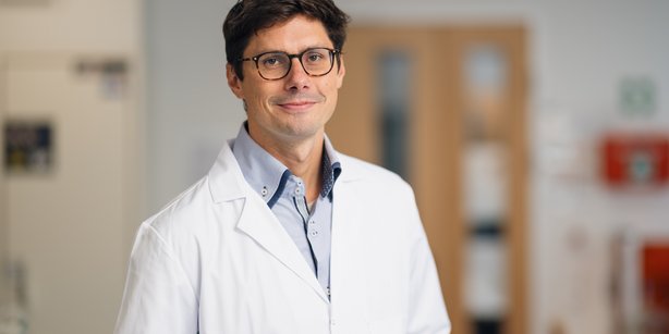 Portrait von Assoz.-Prof. Dr. Michael Zumstein.