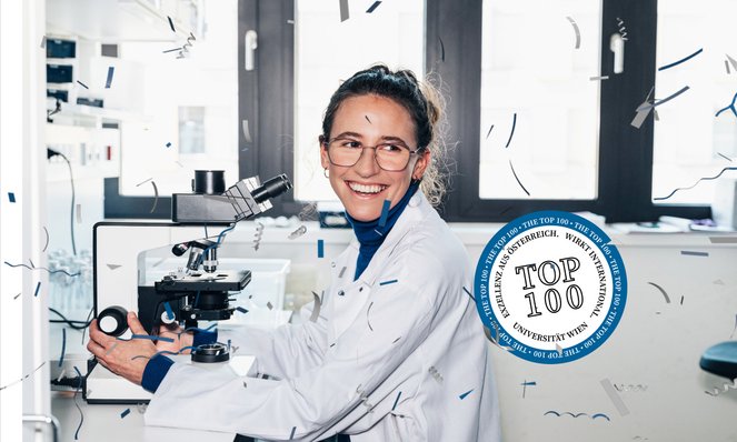 Foto von Forscherin mit Badge "Uni Wien Ranking Top 100"