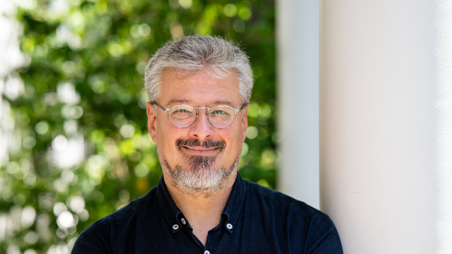 Portrait von Dan Batovici