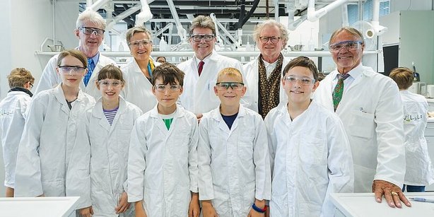 Kinder, die miteinander Lernen